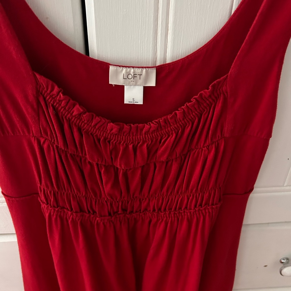 EUC LOFT Vibrant Red Sleeveless Dress with Smocked Front, Smoke Free Home CUTE!!